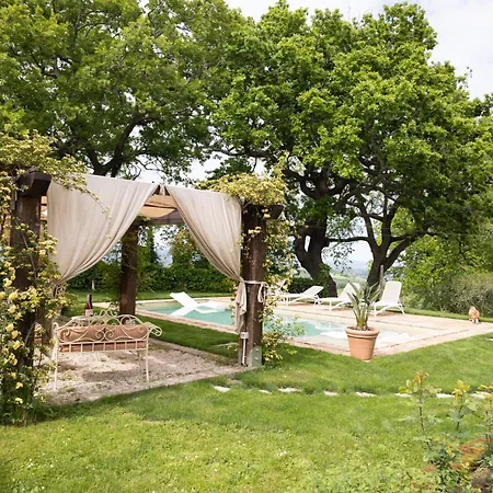 Ca' Le Cerque, Surrounded By The Marche Nature Nyaraló