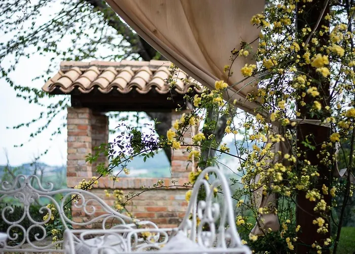 Ca' Le Cerque, Surrounded By The Marche Nature *