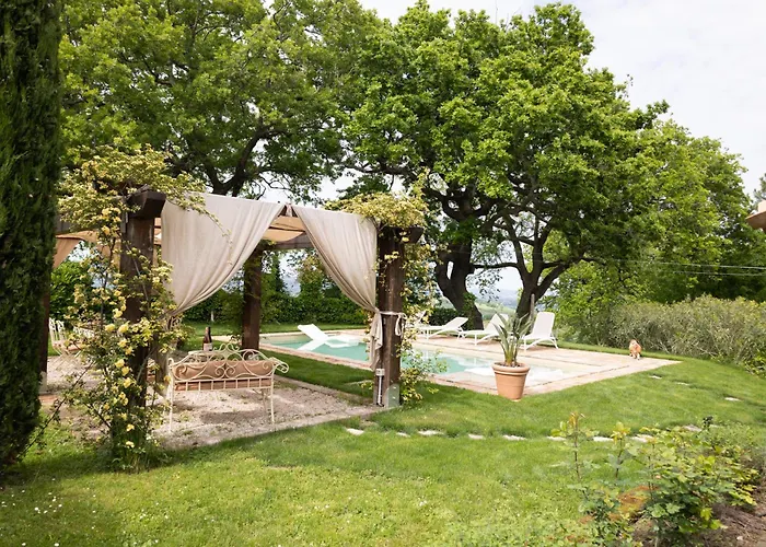 Ca' Le Cerque, Surrounded By The Marche Nature Nyaraló